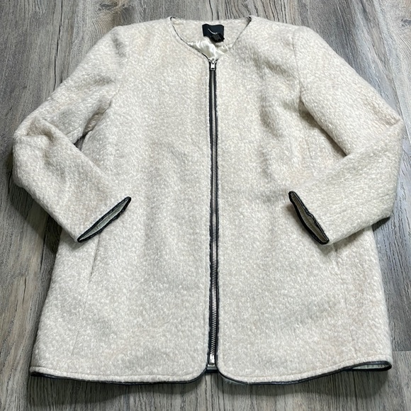 Forever 21 Women’s Juniors Cream and Black Zip Up Felt Jacket, size medium - Picture 1 of 13